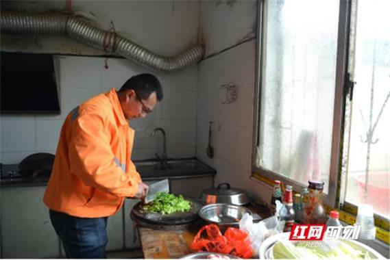 綻放在修理鋪里的誠信之光